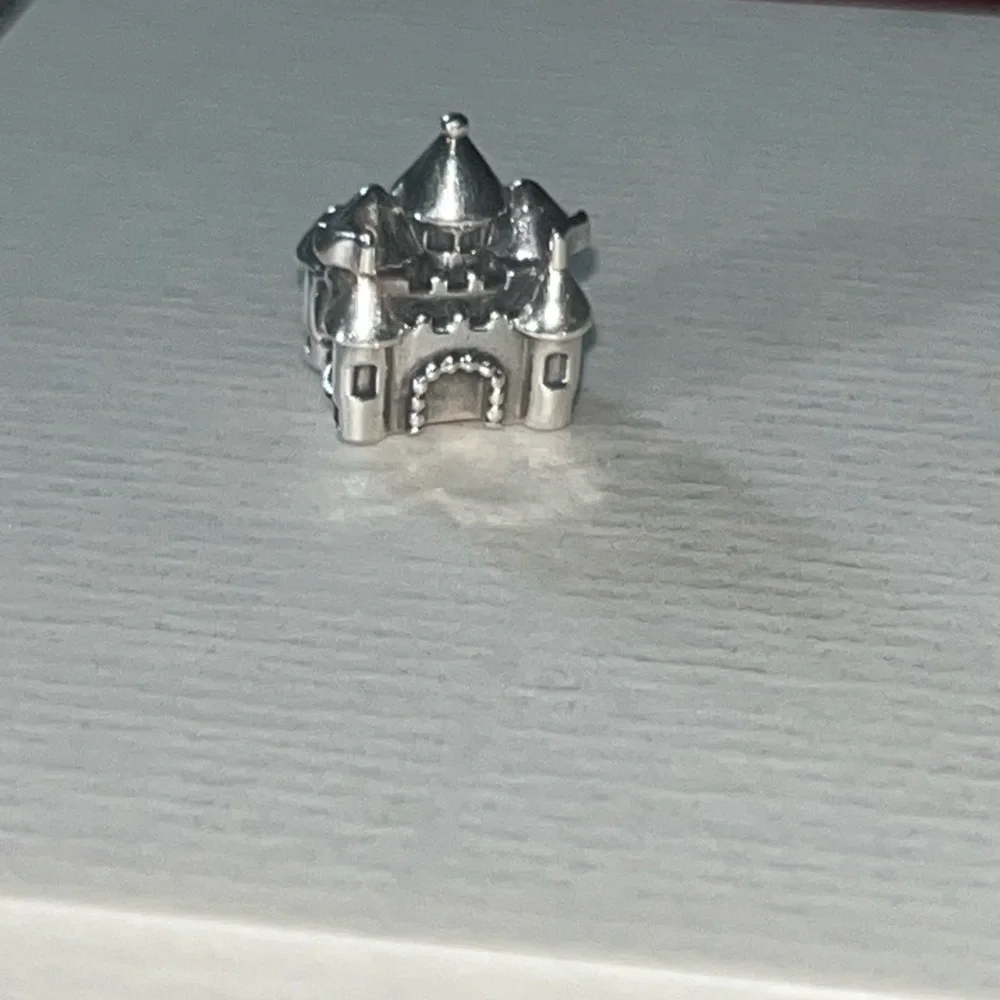 Pandora two tone castle charm - Picture 2 of 9